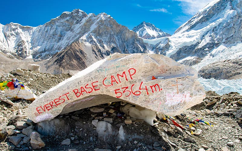 big stone at everest base camp trek